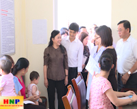 Bộ trưởng Bộ Y tế kiểm tra hoạt động y tế cơ sở tại Hà Nội